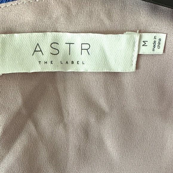 ASTR Delaney Flutter Sleeve MIDI Dress Size M - Picture 5 of 11